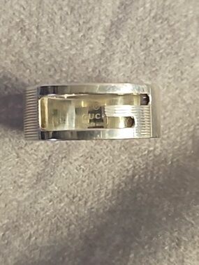 Gucci Sterling Silver G Band Ring
Sz. 15/6.5-7 US
